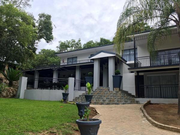 Calla Lily Guesthouse Mbombela Екстер'єр фото