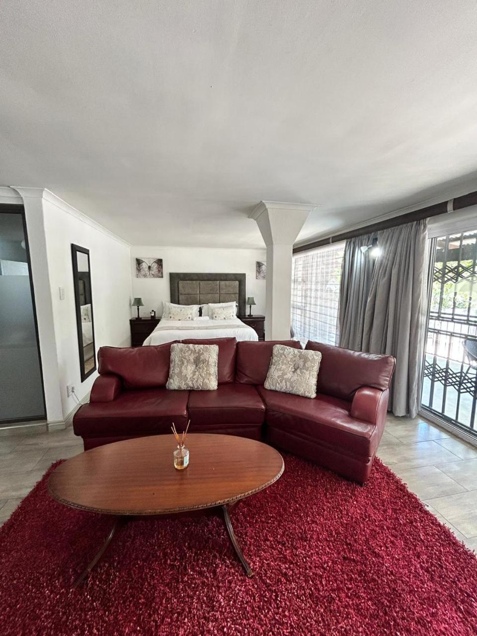 Calla Lily Guesthouse Mbombela Екстер'єр фото