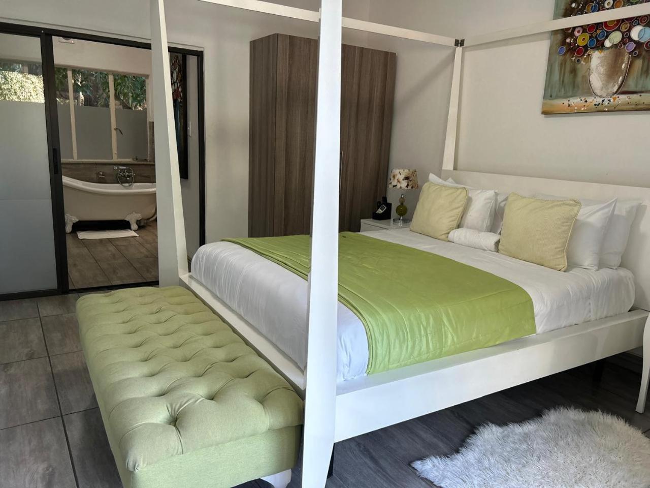 Calla Lily Guesthouse Mbombela Екстер'єр фото
