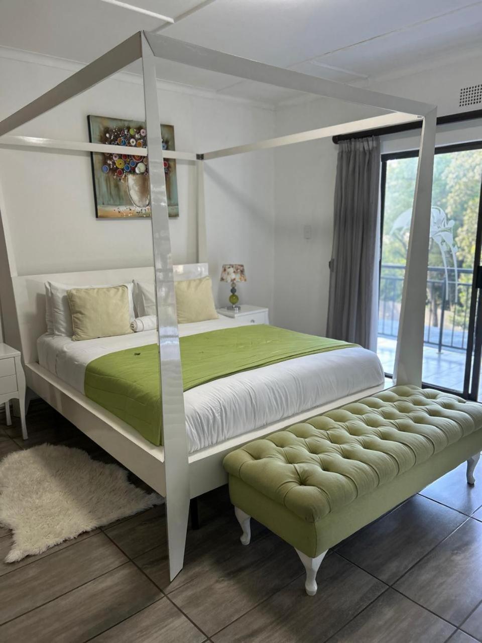 Calla Lily Guesthouse Mbombela Екстер'єр фото