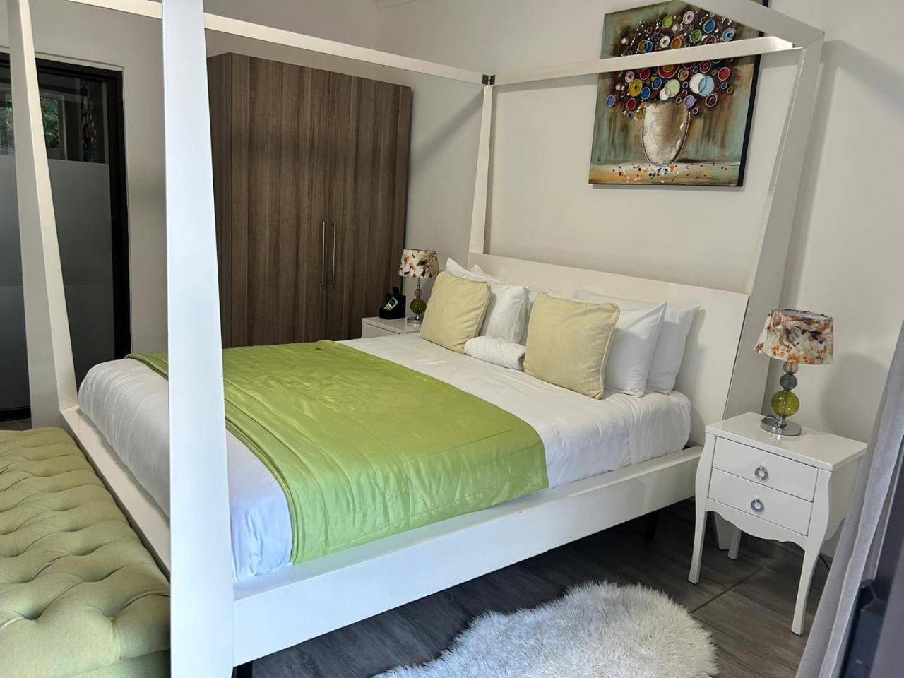 Calla Lily Guesthouse Mbombela Екстер'єр фото
