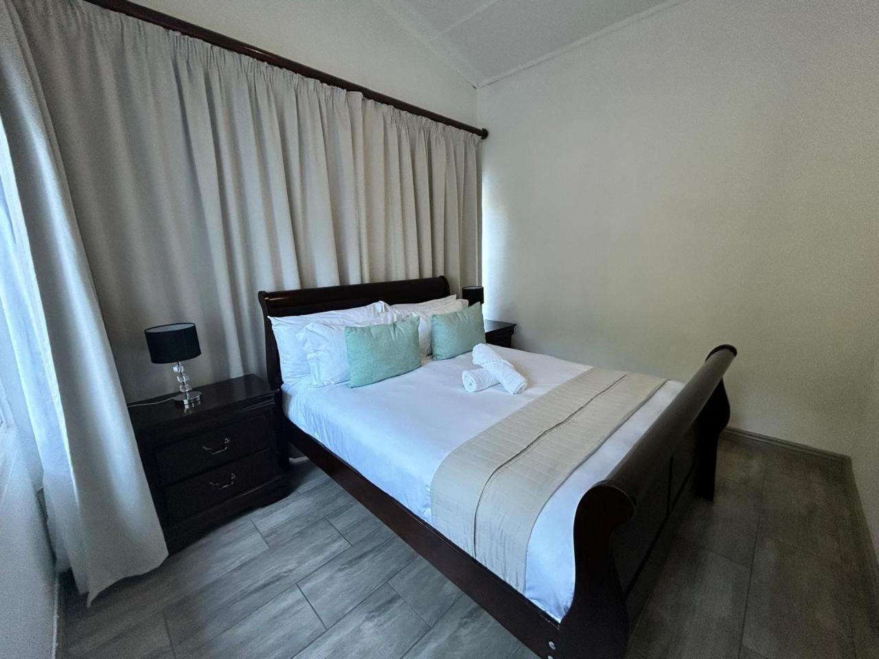Calla Lily Guesthouse Mbombela Екстер'єр фото
