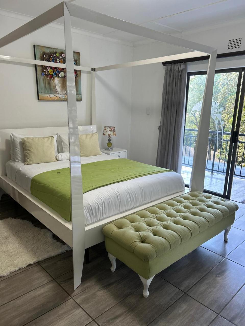 Calla Lily Guesthouse Mbombela Екстер'єр фото