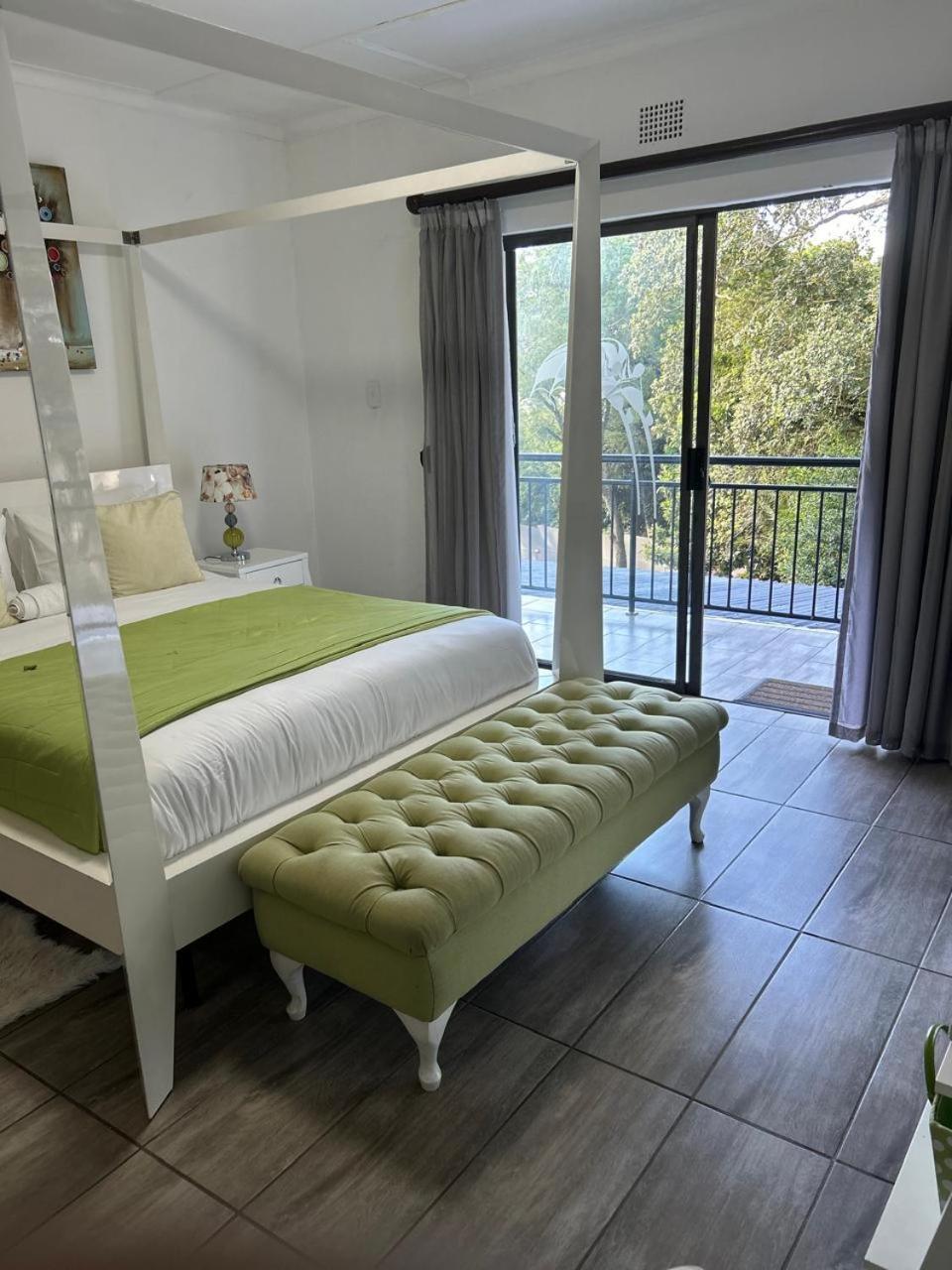 Calla Lily Guesthouse Mbombela Екстер'єр фото